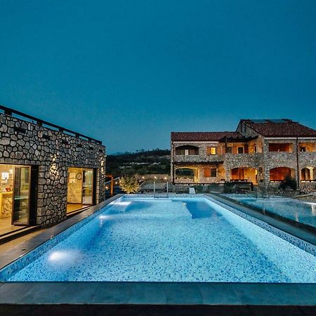 Villa Ariel Lustica Exterior photo