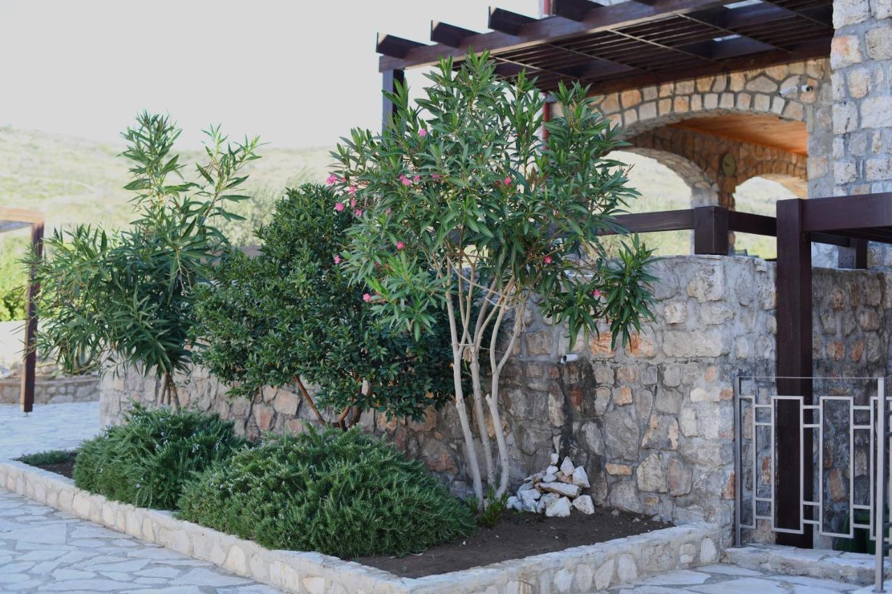 Villa Ariel Lustica Exterior photo