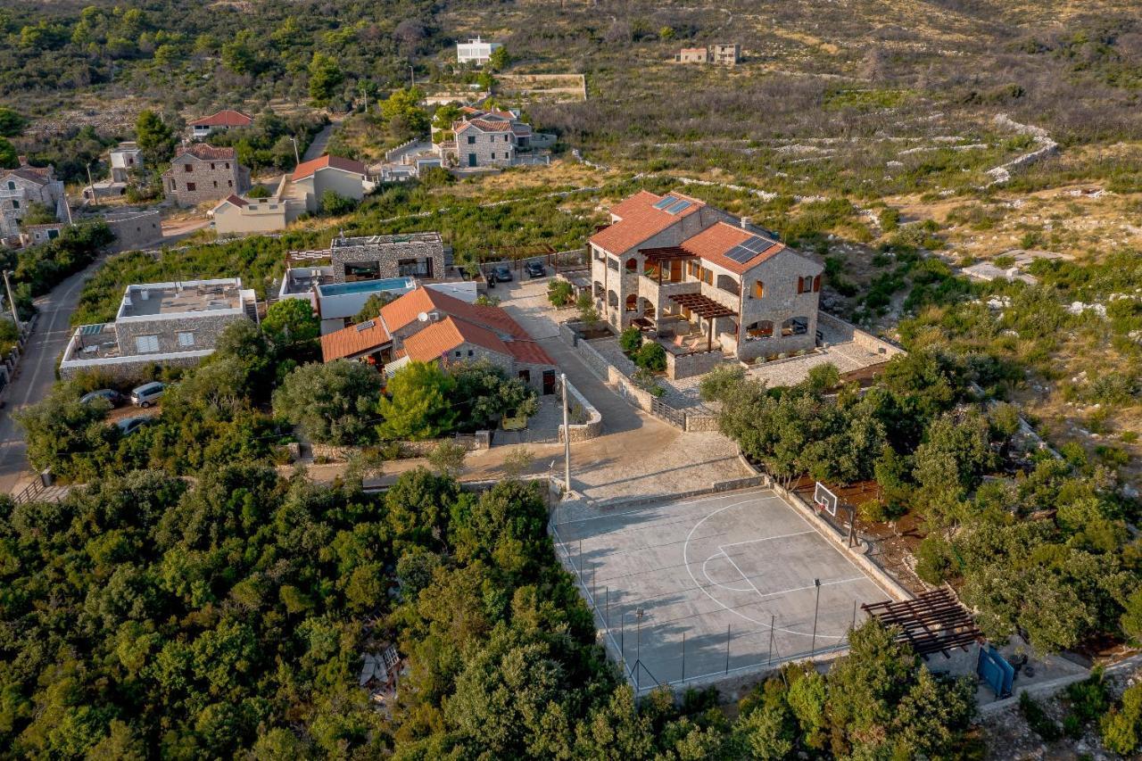 Villa Ariel Lustica Exterior photo